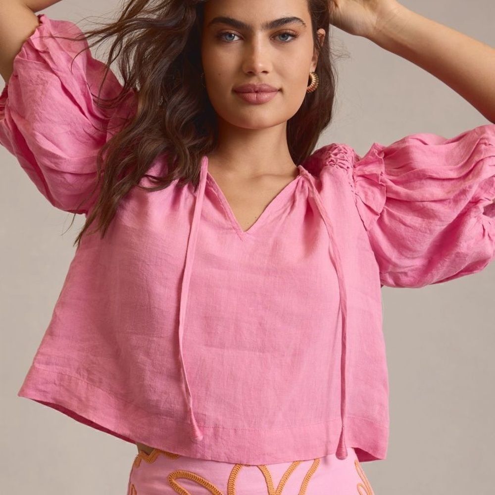 Self Contrast Smocked Linen Blouse - Picture 4 of 9